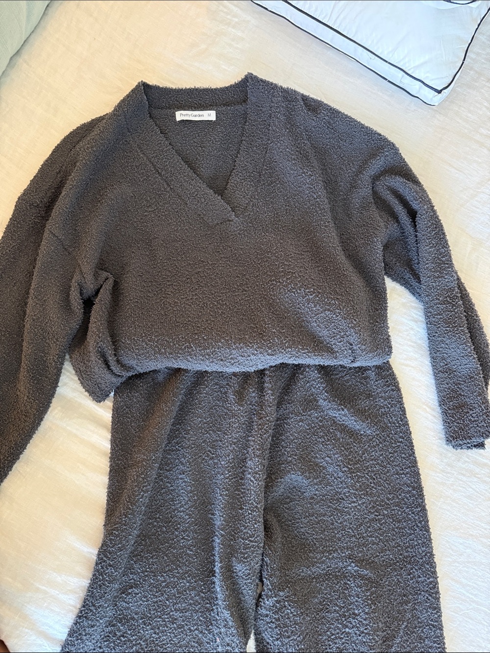 Cozy V-Neck Sweater - Gray